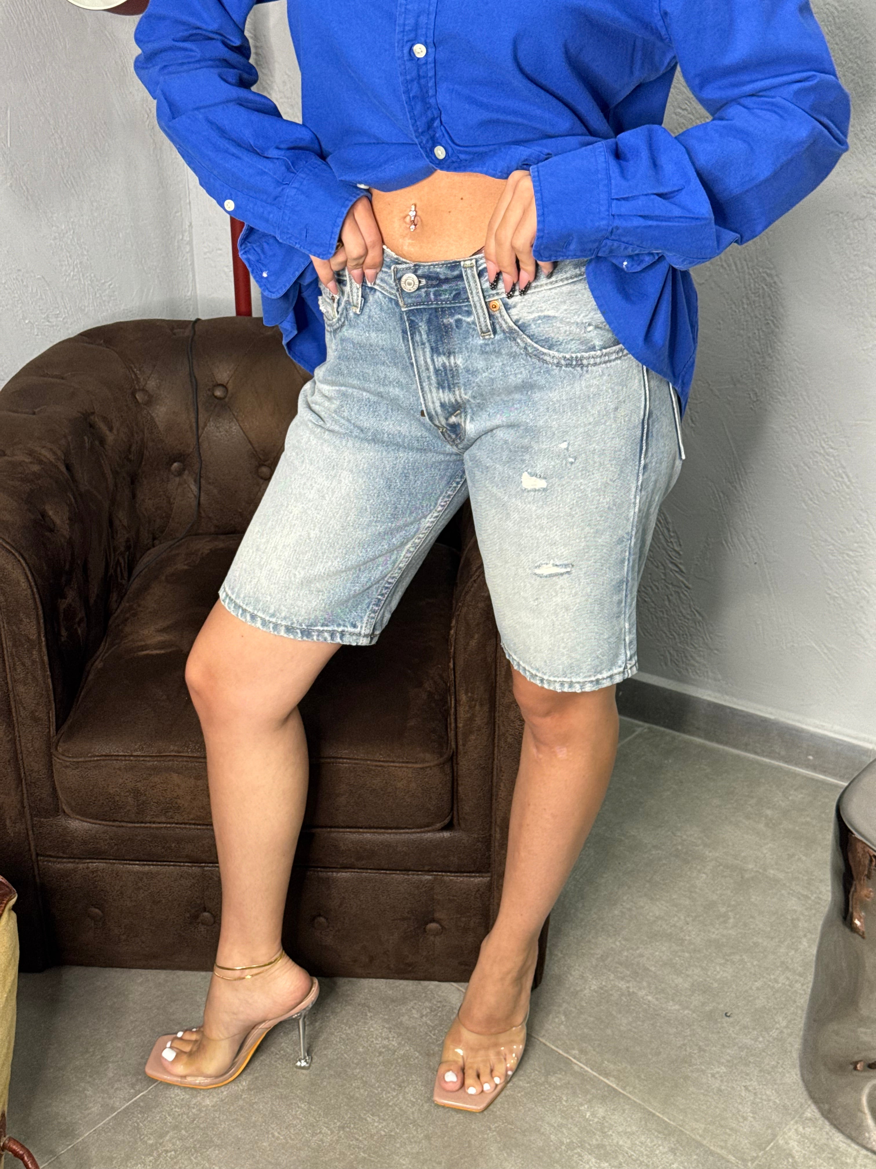 Bermuda  levis